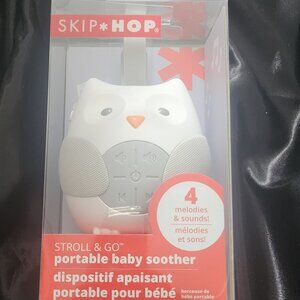 SKIP HOP/ STROLL & GO portable baby soother